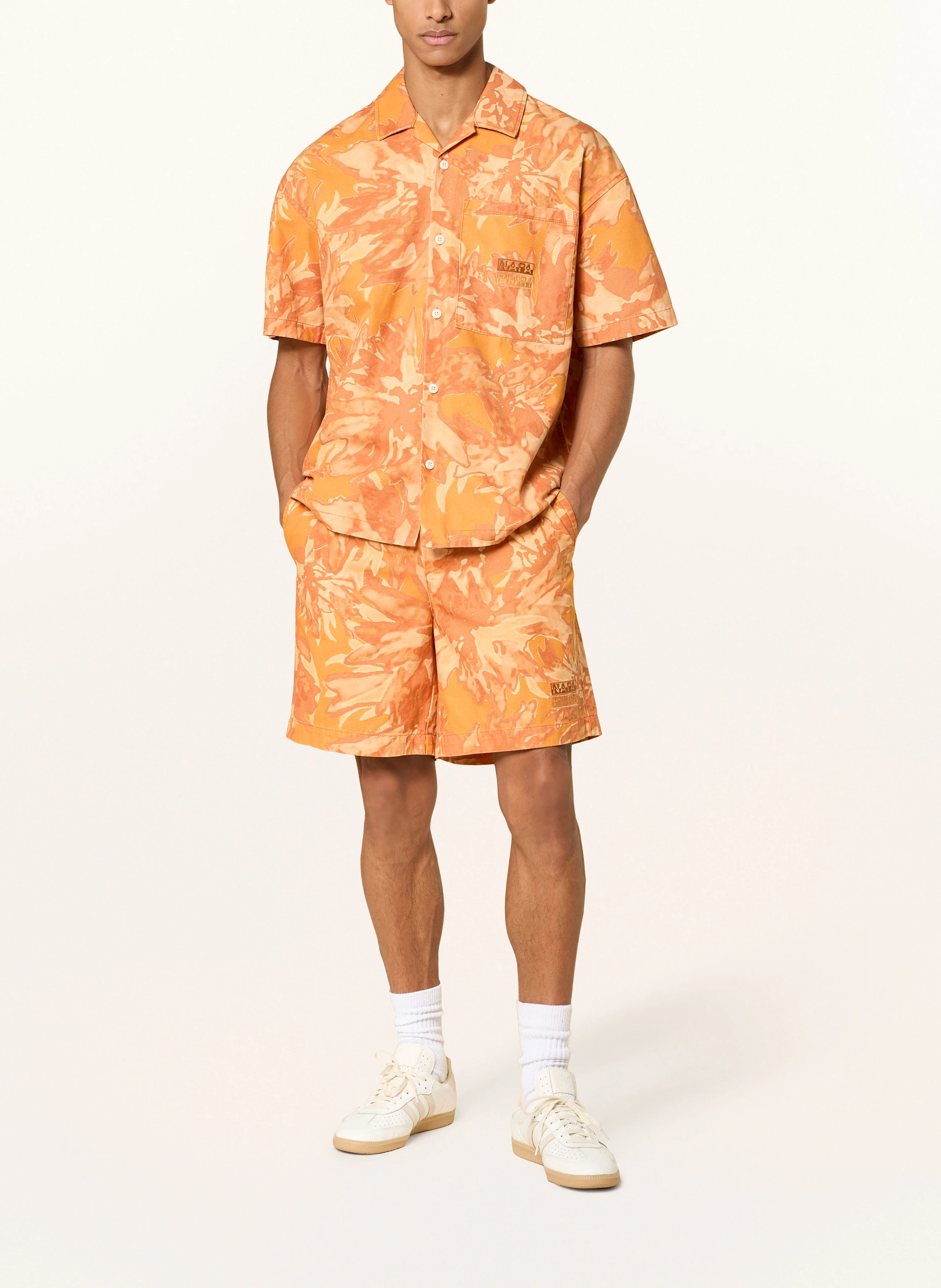 NAPAPIJRI Shorts TALLA