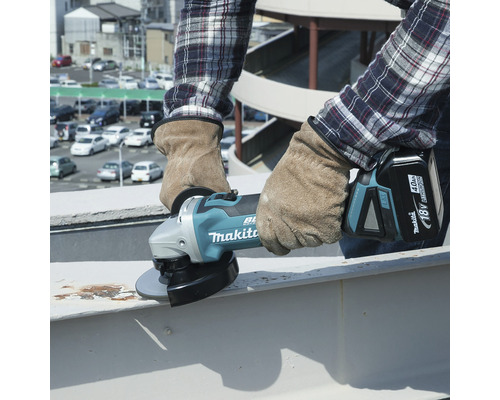Makita DLX5034T Accu Speciale Set: Slagboormachine/Schroefmachine + Reciprozaag + Cirkelzaag + Haakse Slijper + Lamp inclusief 2 x 5,0 Ah Accu's, Snellader en Draagtas