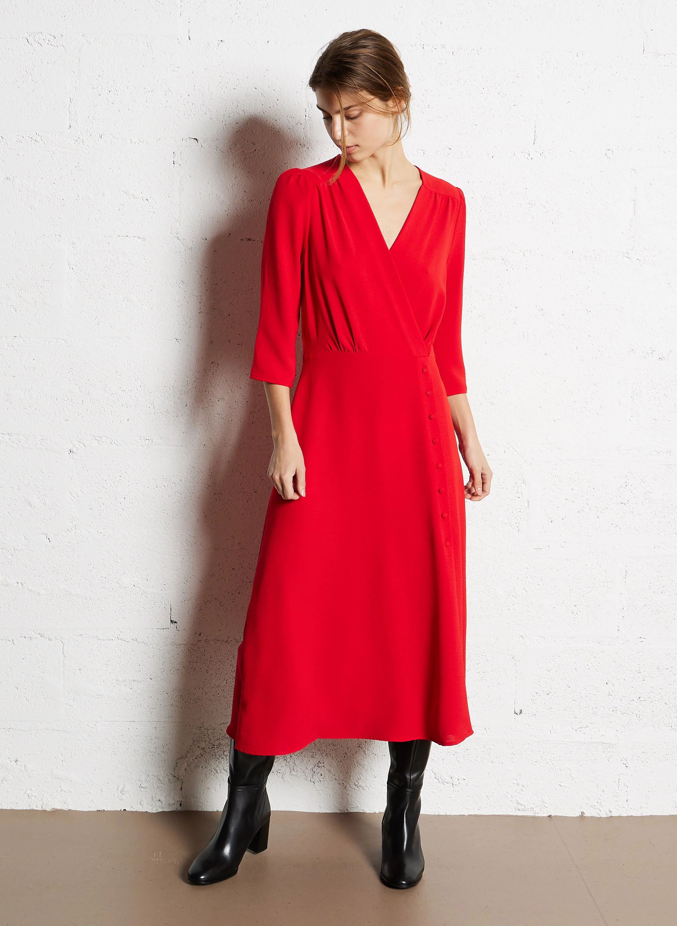 ROXANE - Robe longue cintrée à col V | Rouge