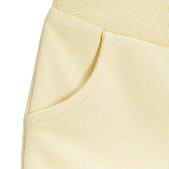 Travel With Love Short   Jaune        de               P'tit bisou