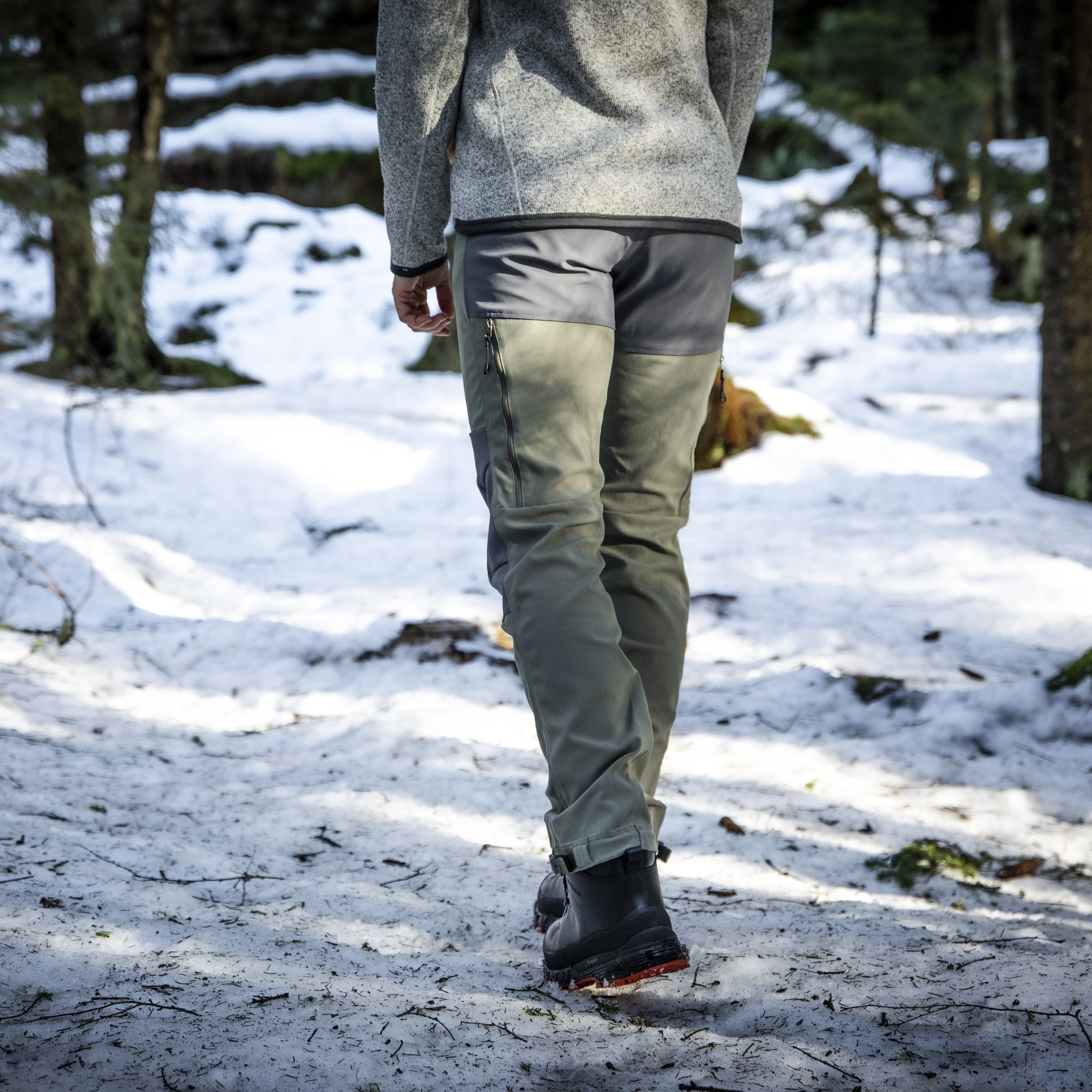 Fjorda Trekking Hybrid W Pants Green Mud / Solid Dark Grey