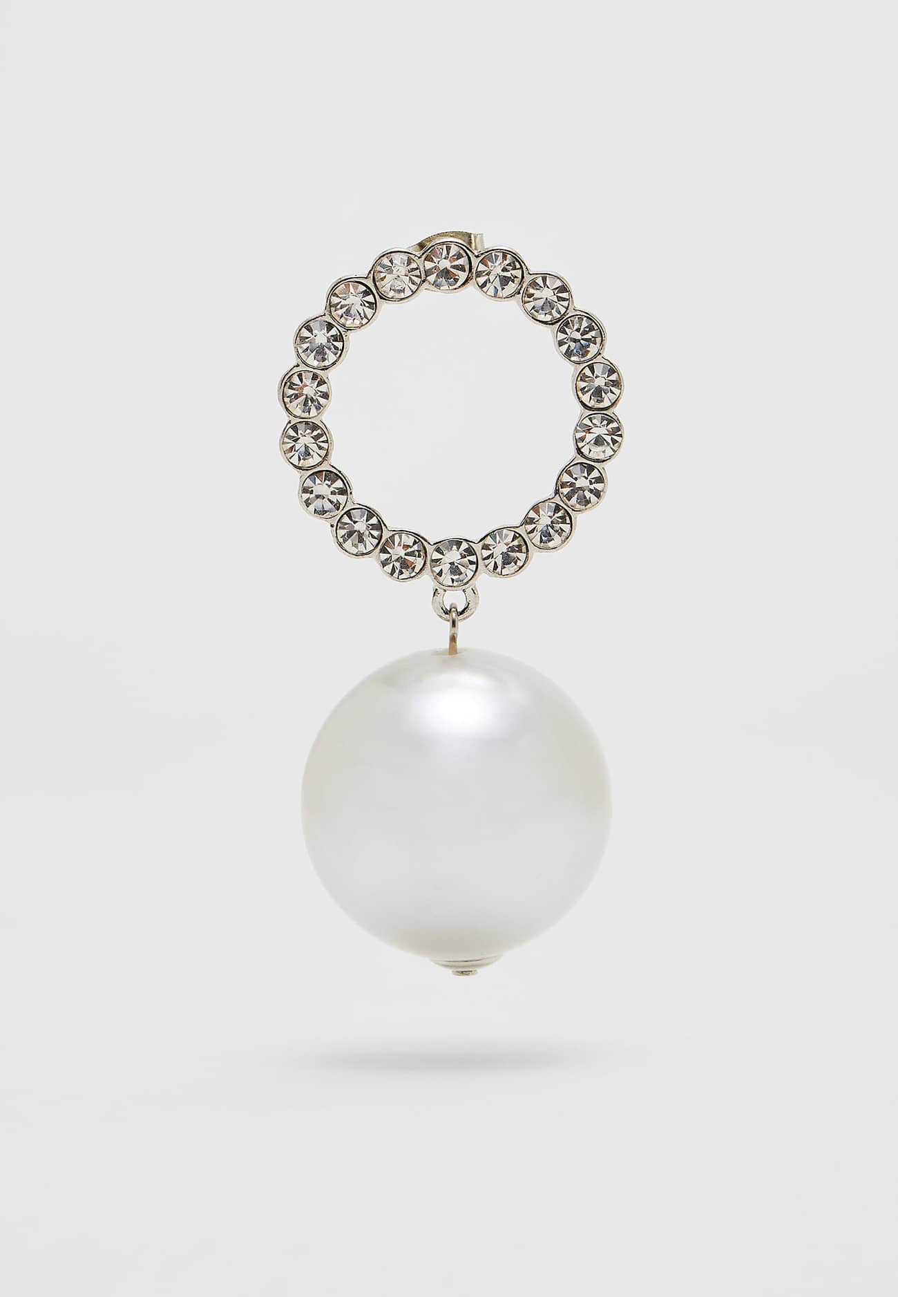 Brincos irregulares de strass