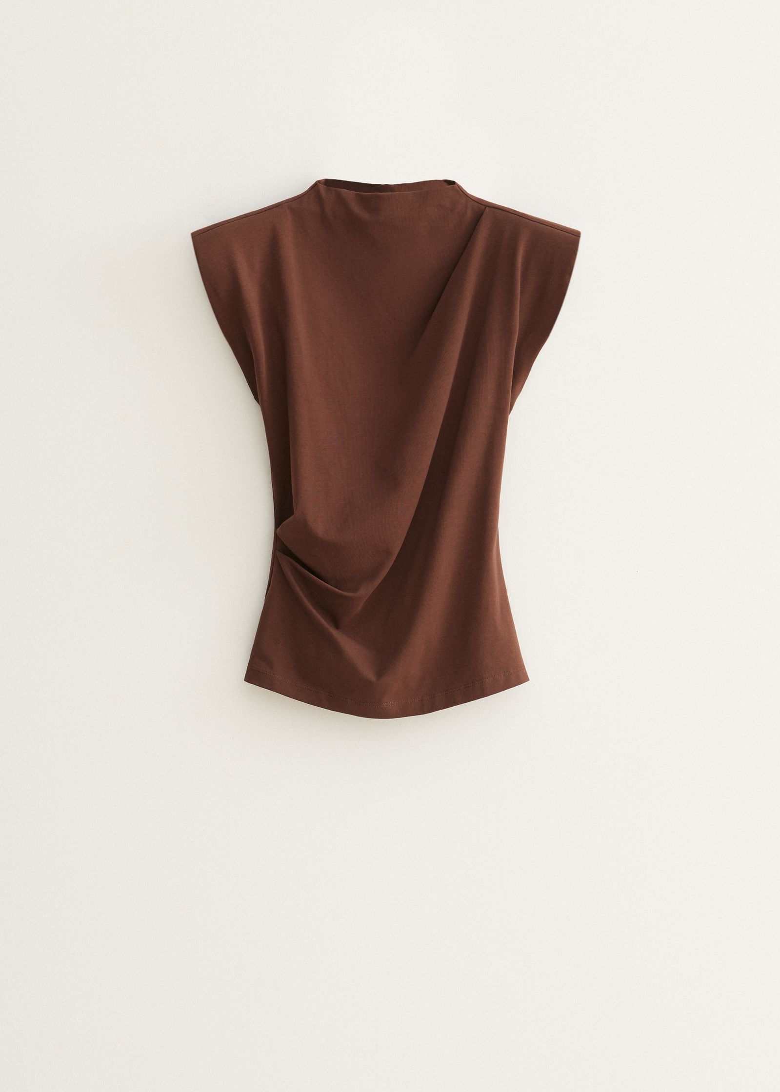 T-shirt met schoudervullingen