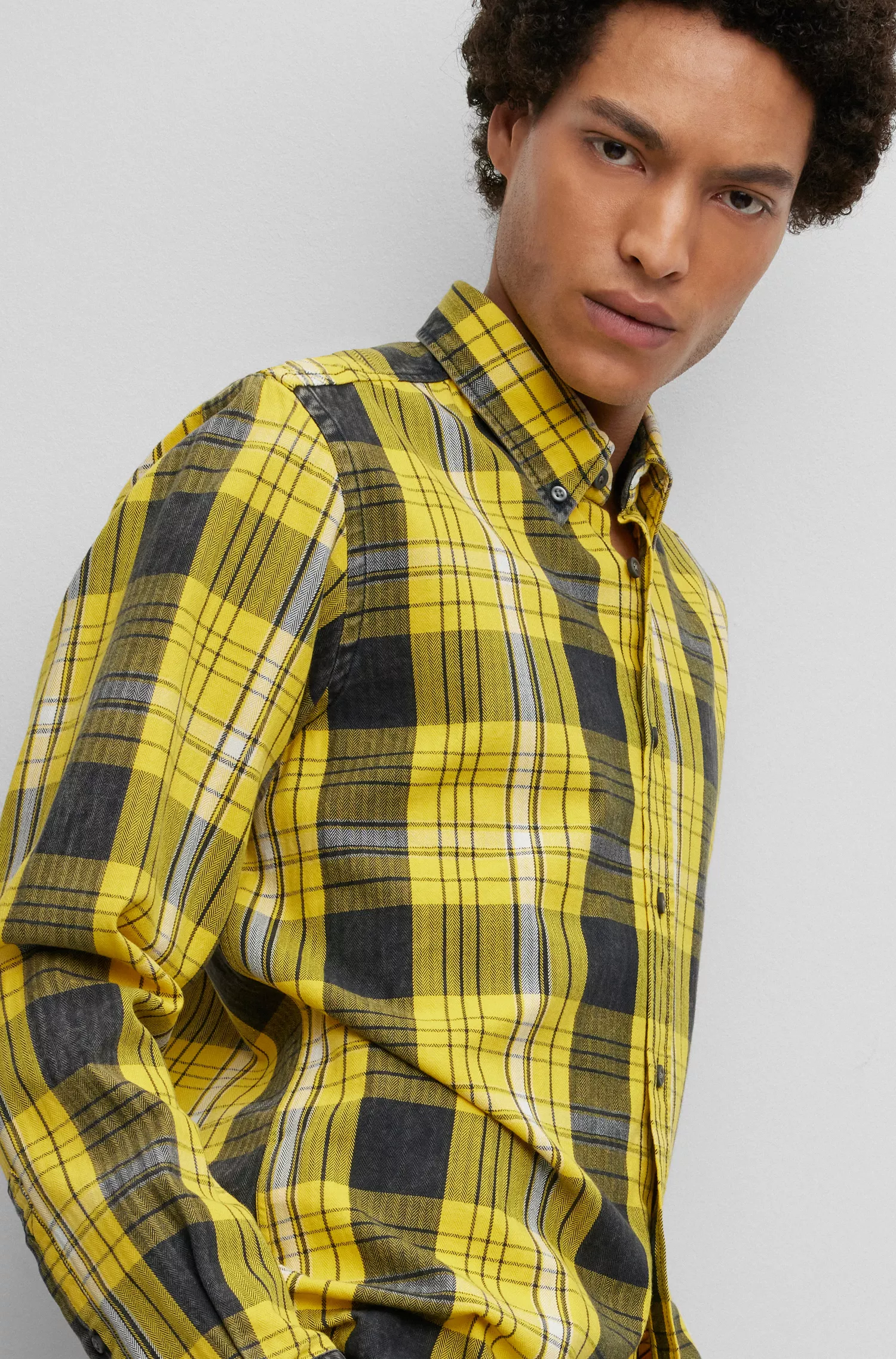 Camisa BOSS laranja de botões, corte regular, em algodão xadrez.