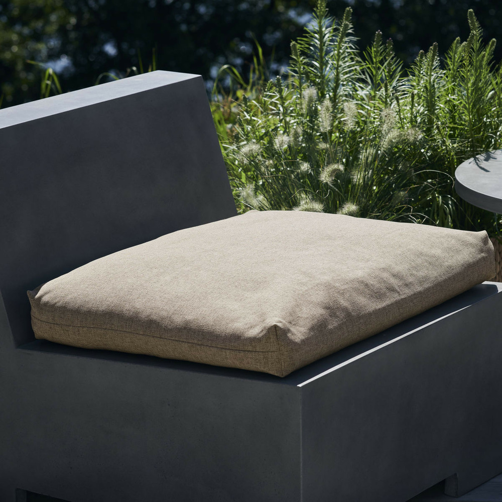 Coussin pour fauteuil avec garnissage fine camel