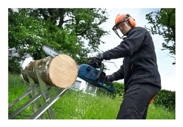 Akku-kædesav Bosch GKE 18V-40 uden batteri 40 cm - SOLO