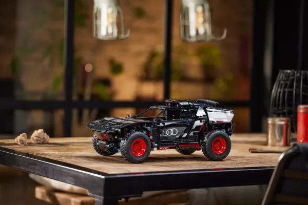 LEGO Technic 42160 Audi RS Q e-tron