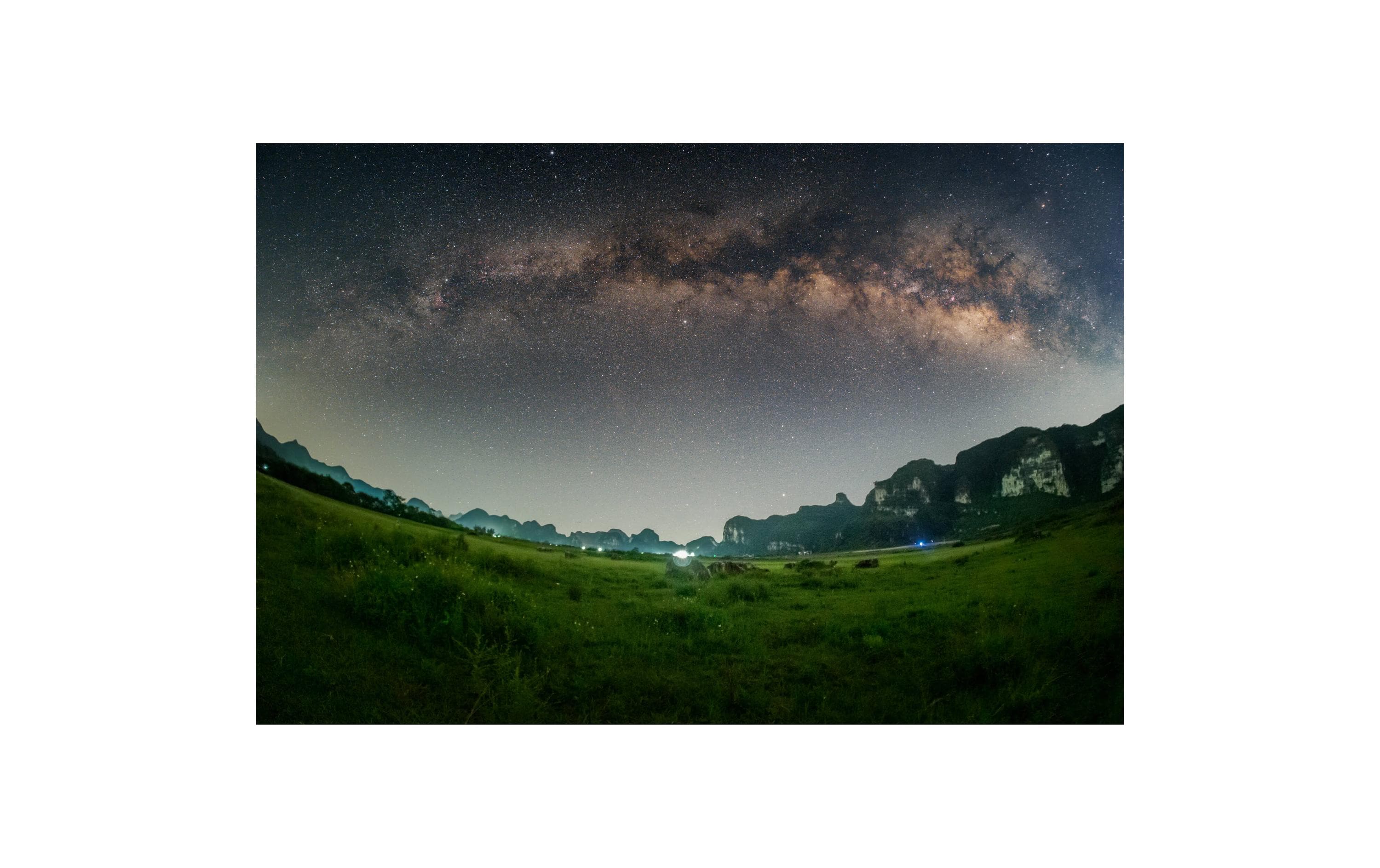 Festbrennweite 7.5mm F/2 Fisheye – MFT<br>Fischaugenobjektiv mit grosser F2.0-Blende