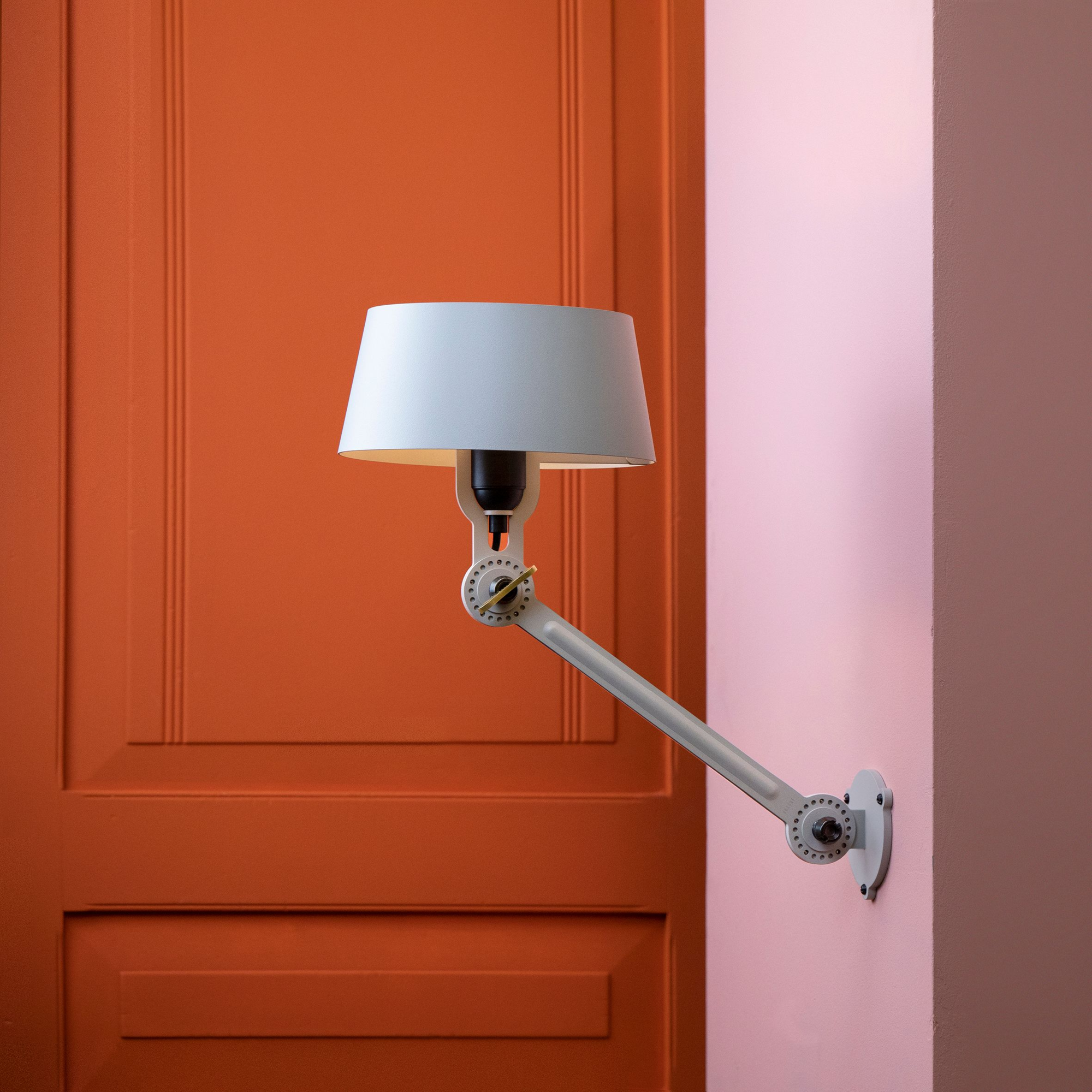 Wandlamp Bolt underfit install smokey black
