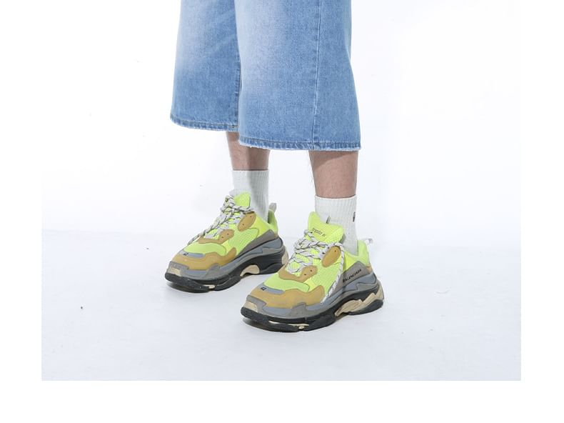 FAERIS - Mid Rise Washed Denim Shorts