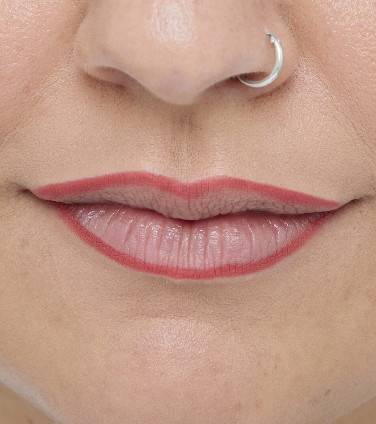 Revolution - Delineador Labial Pout Liner - Melba Warm Peach