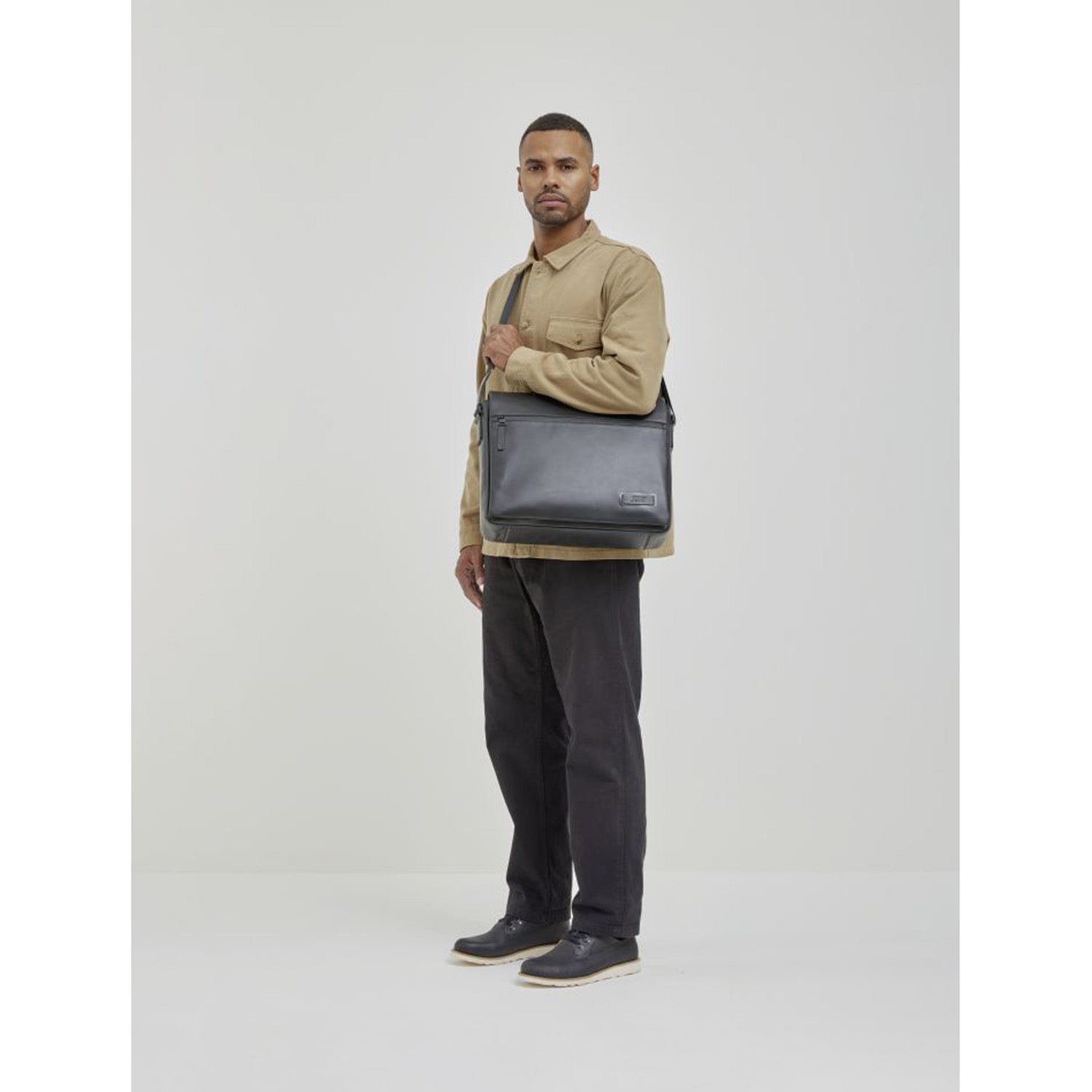 Jost Aarhus Shoulderbag L black