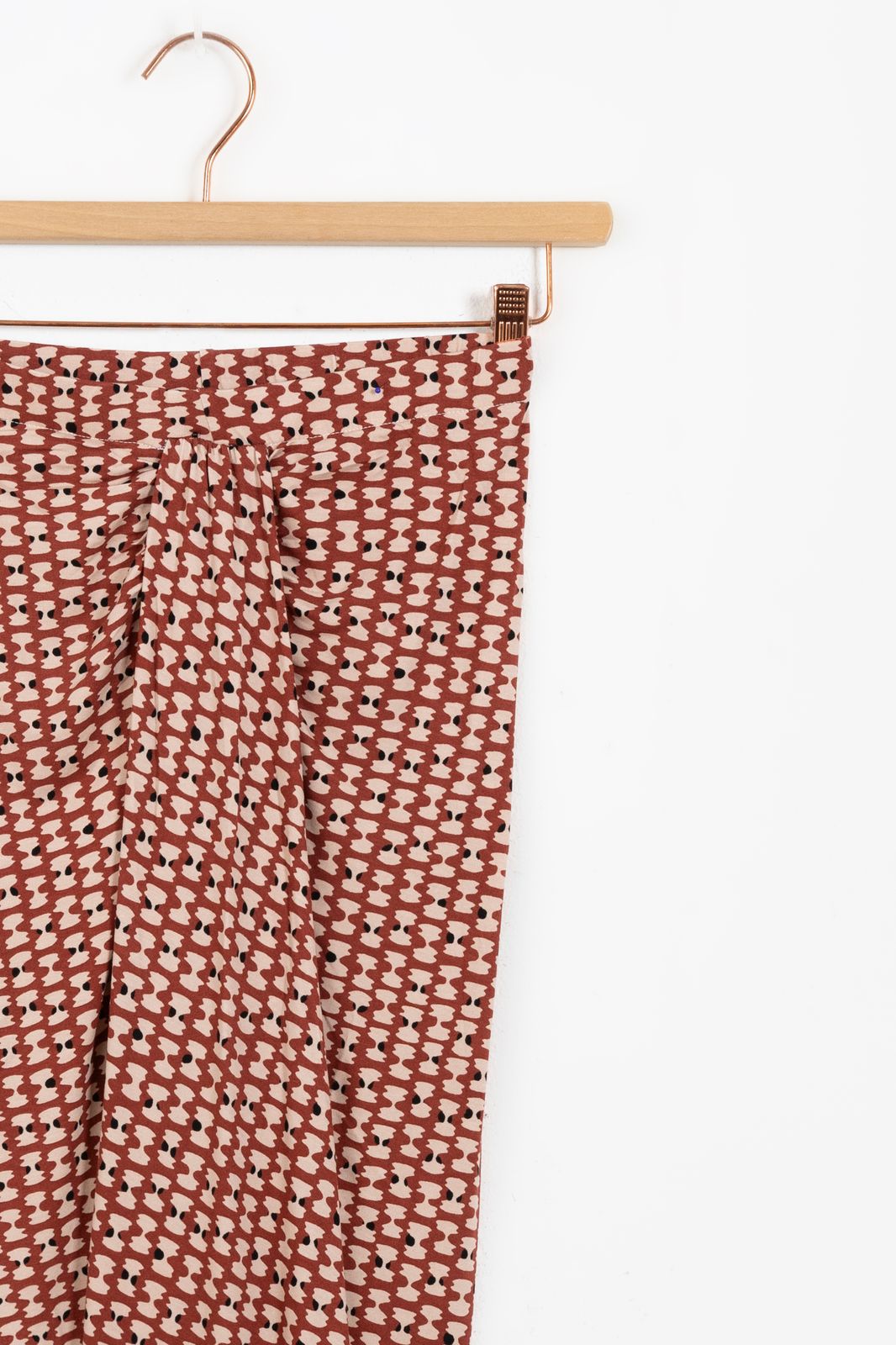 Terracotta midi rok met print en knoopdetail