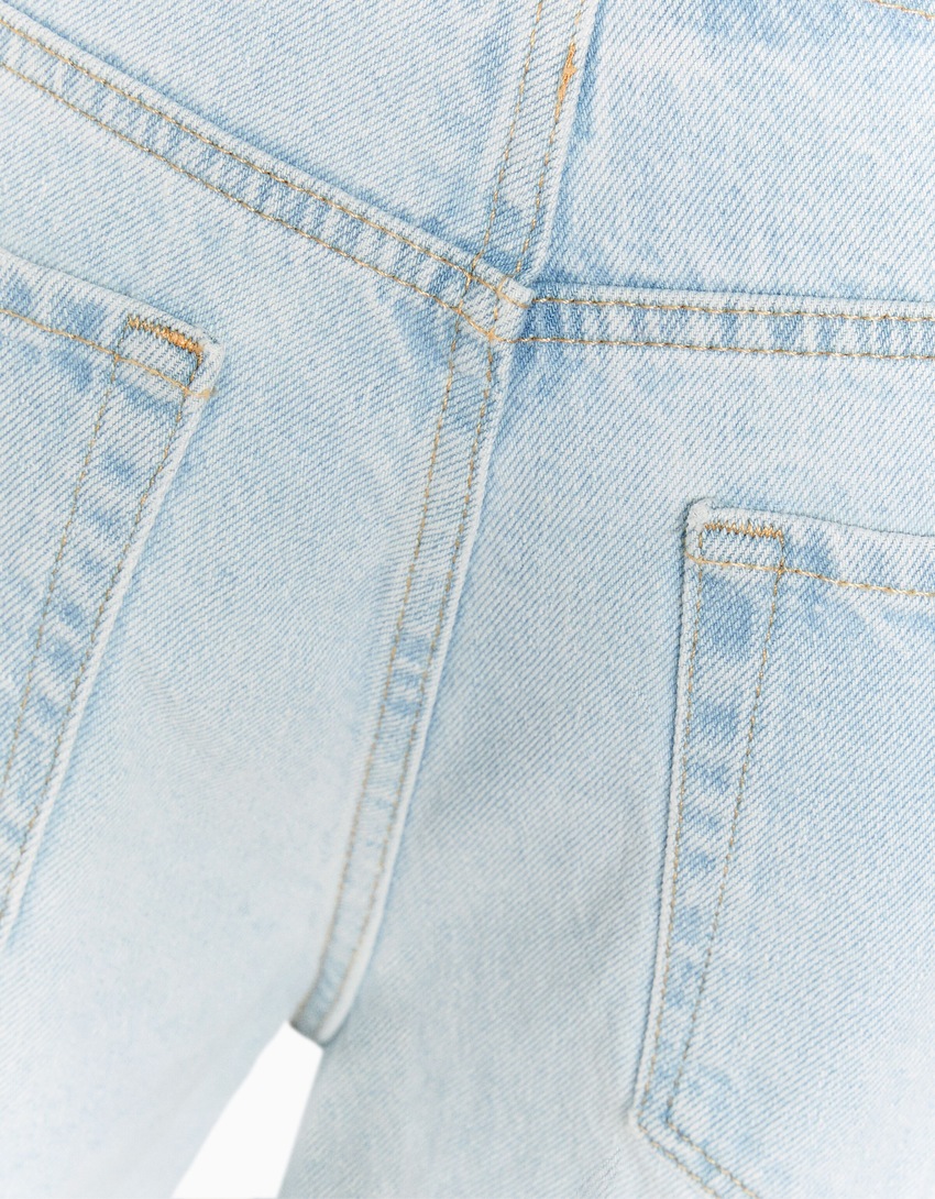 Bermuda jeans rasgada