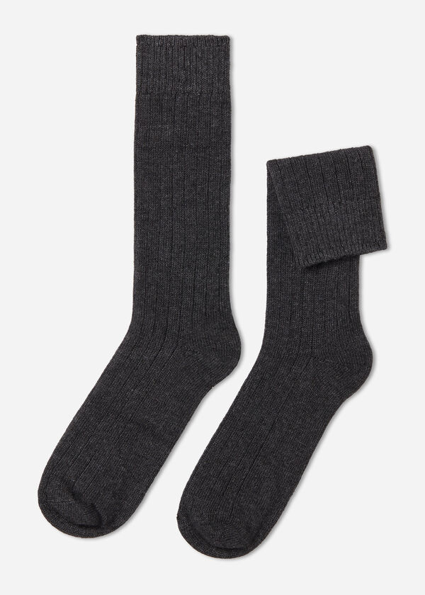 Meias curtas caneladas masculinas em lã e cashmere.
