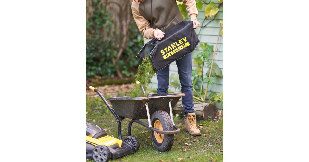 StanleyFATMAX V20 18V 51CM Zelftrekkende Grasmaaier SFMCMWS251M  (Zwart/geel, Accu en oplader inbegrepen)
