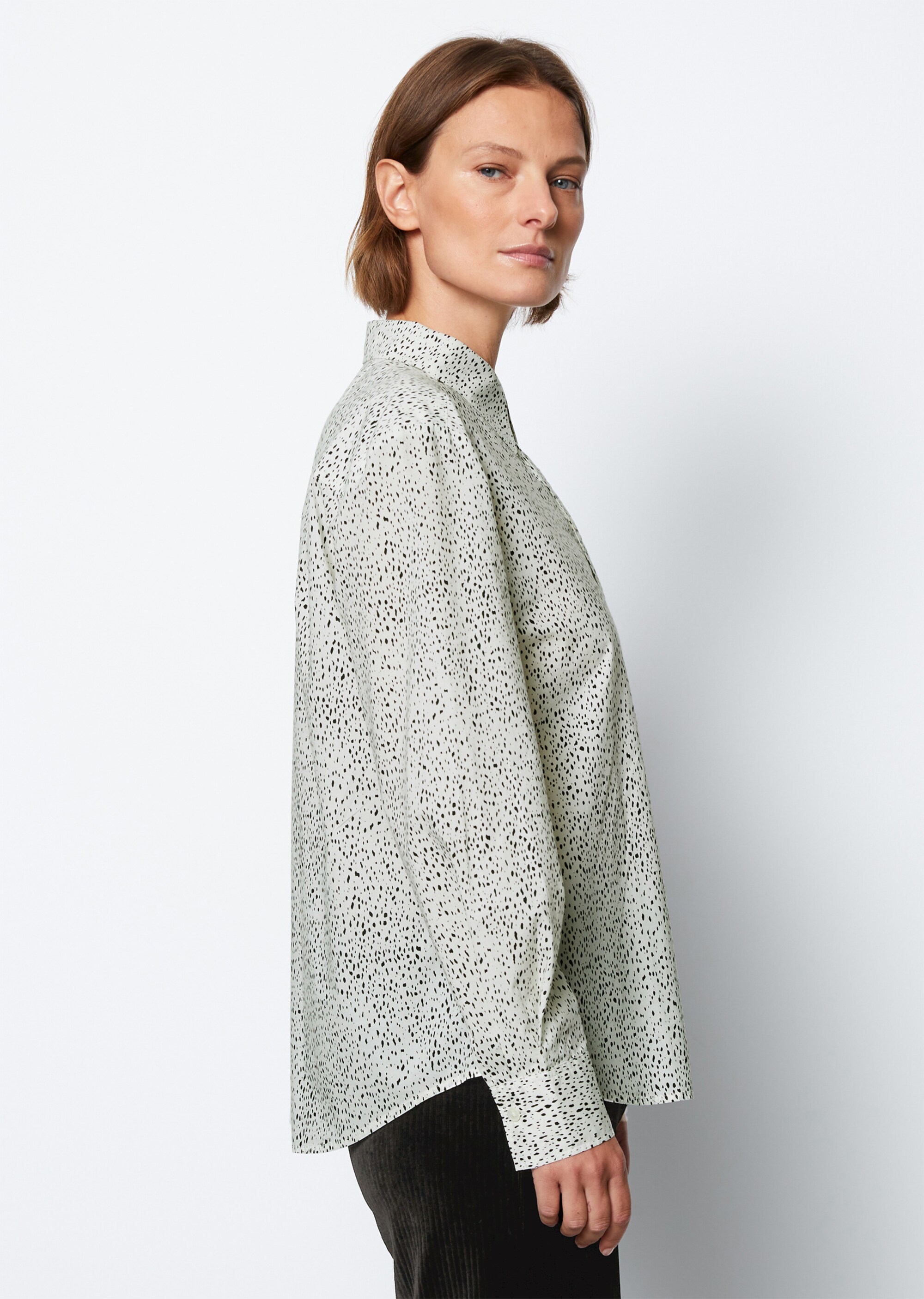 Ausgestellte Bluse mit Allover-Print aus Papertouch-Popeline