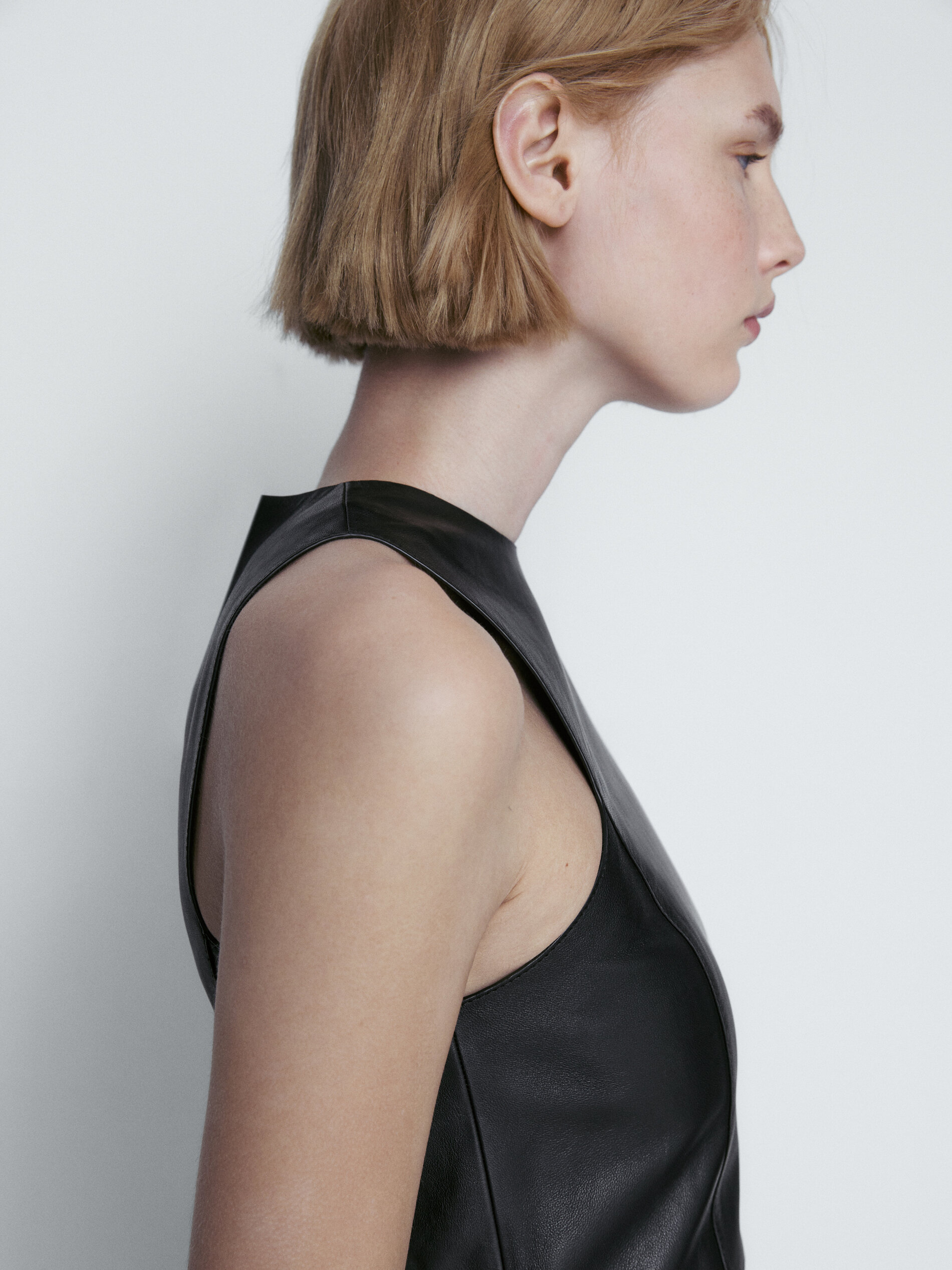 Vestido midi preto sem costura - PRETO