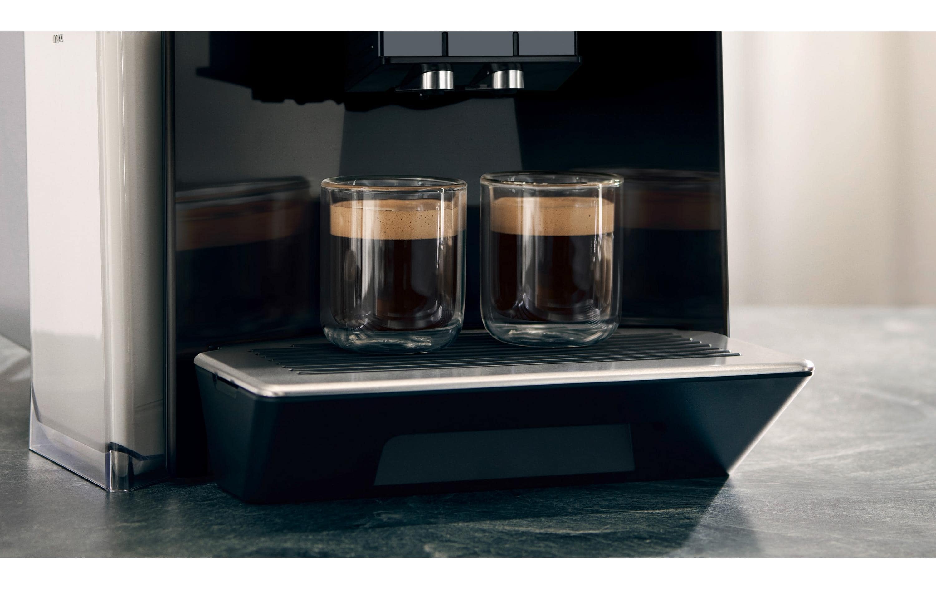 Kaffeevollautomat EQ900 TQ903D09 Schwarz<br>Vollautomatische Kaffeemaschine mit iAroma-System