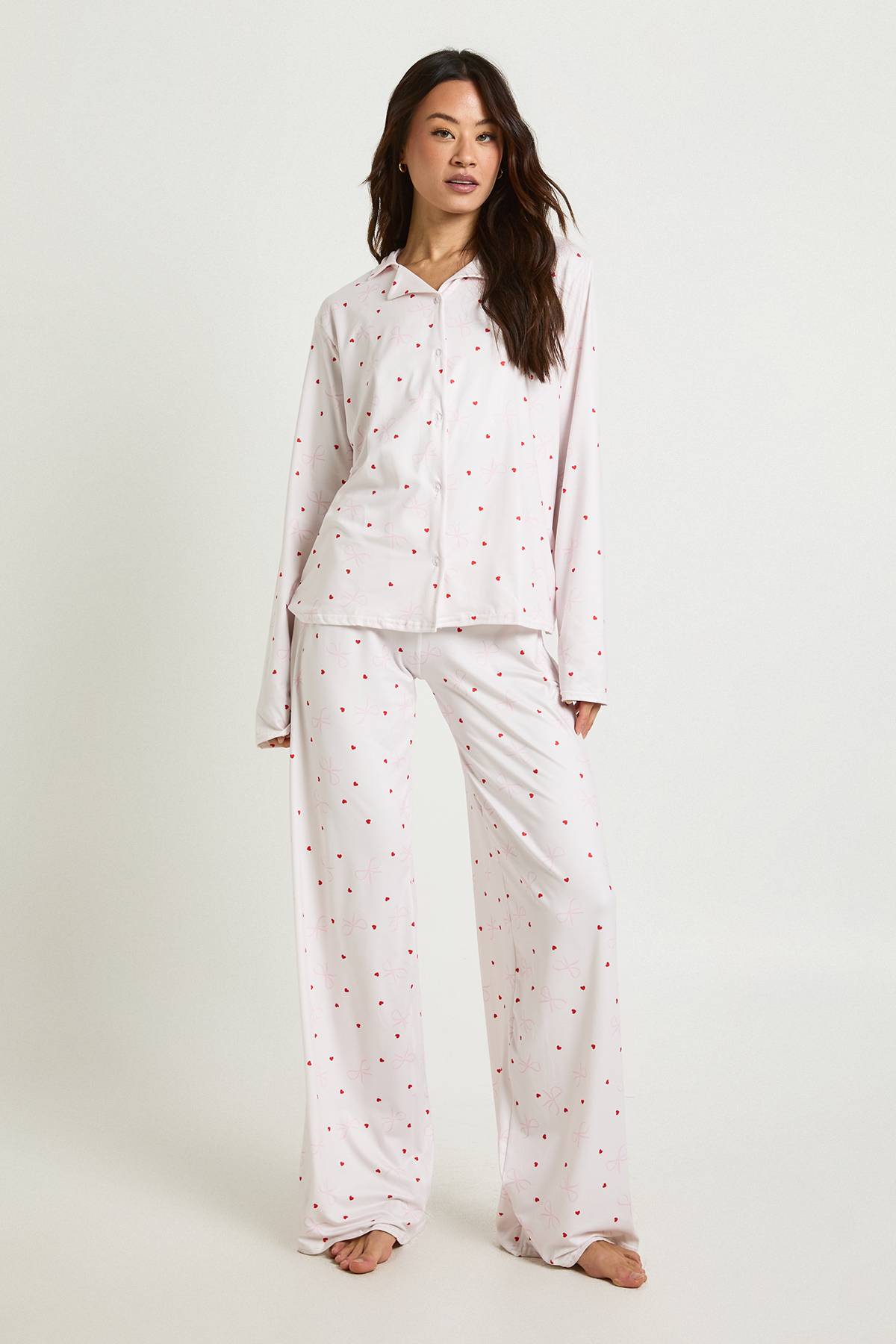 boohoo Ensemble De Pyjama Tall Haut À Manches Longues Et Pantalon Imprimé Nœuds Et Cœurs