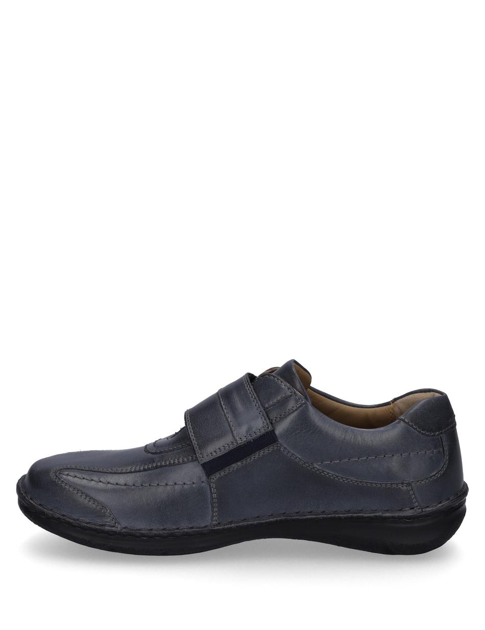 Slipper Alec, ocean