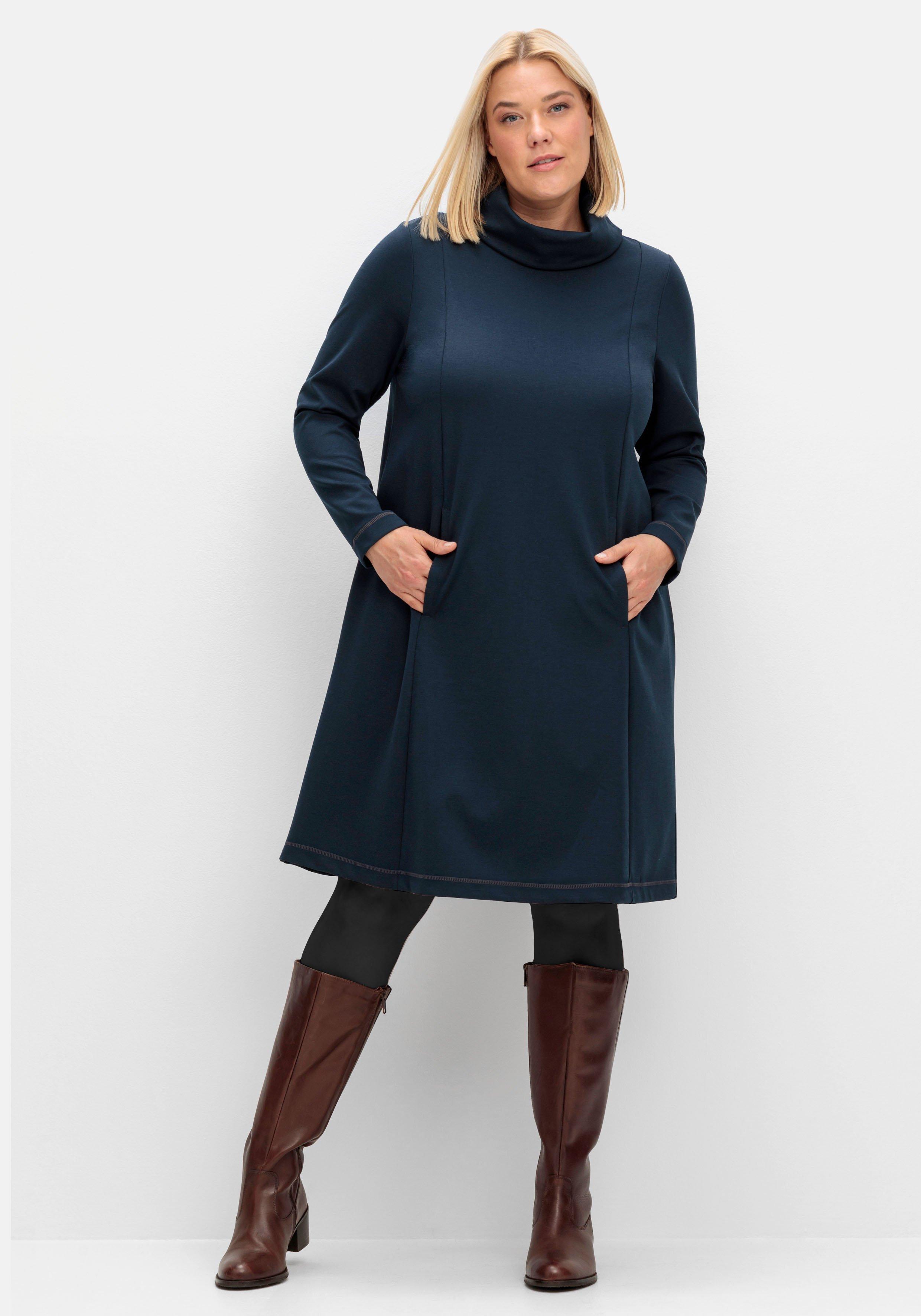 Kleid in A-Linie, mit Rollkragen und Taschen