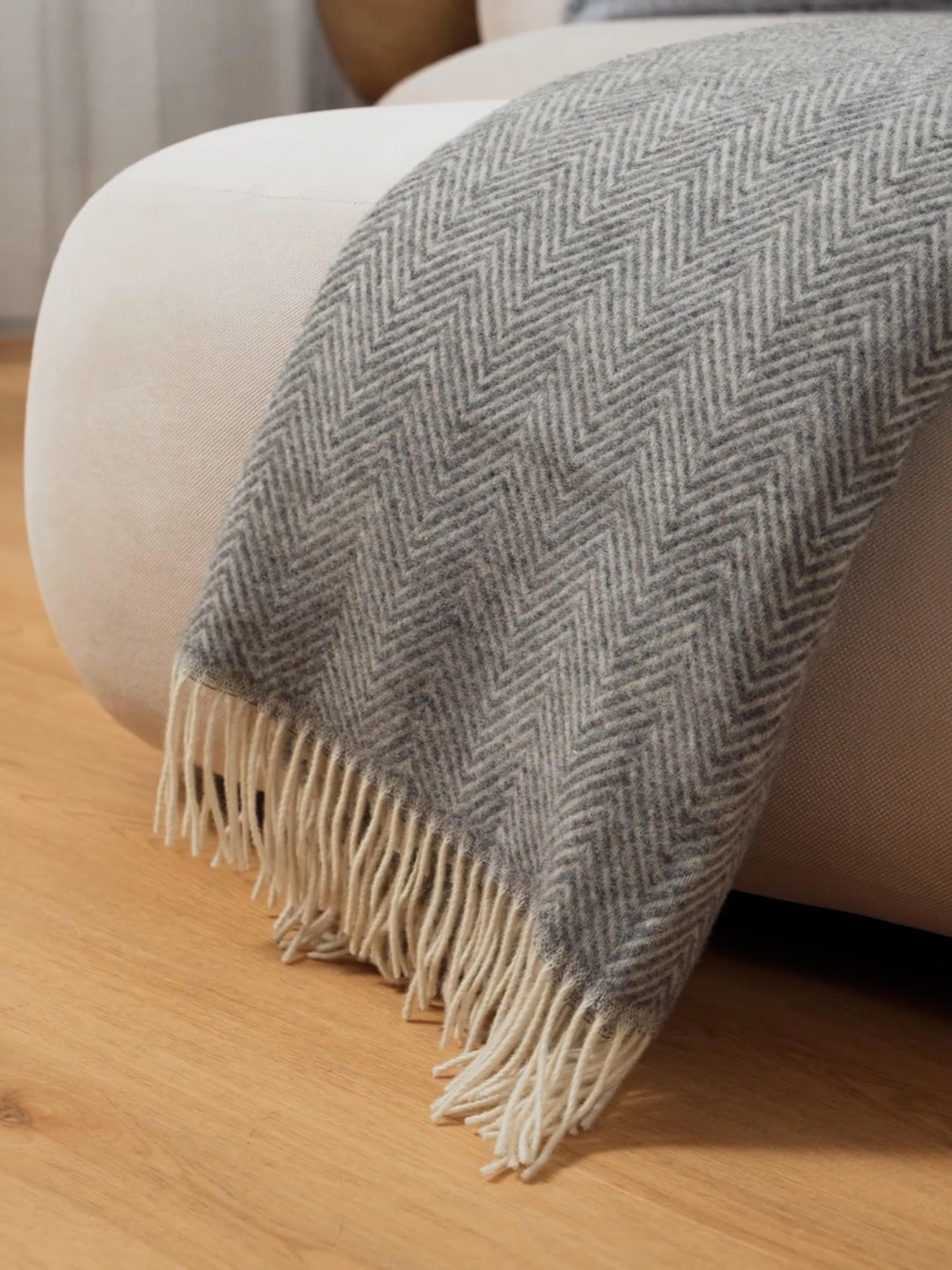 Wollen plaid Tyrol met visgraatpatroon en franjes