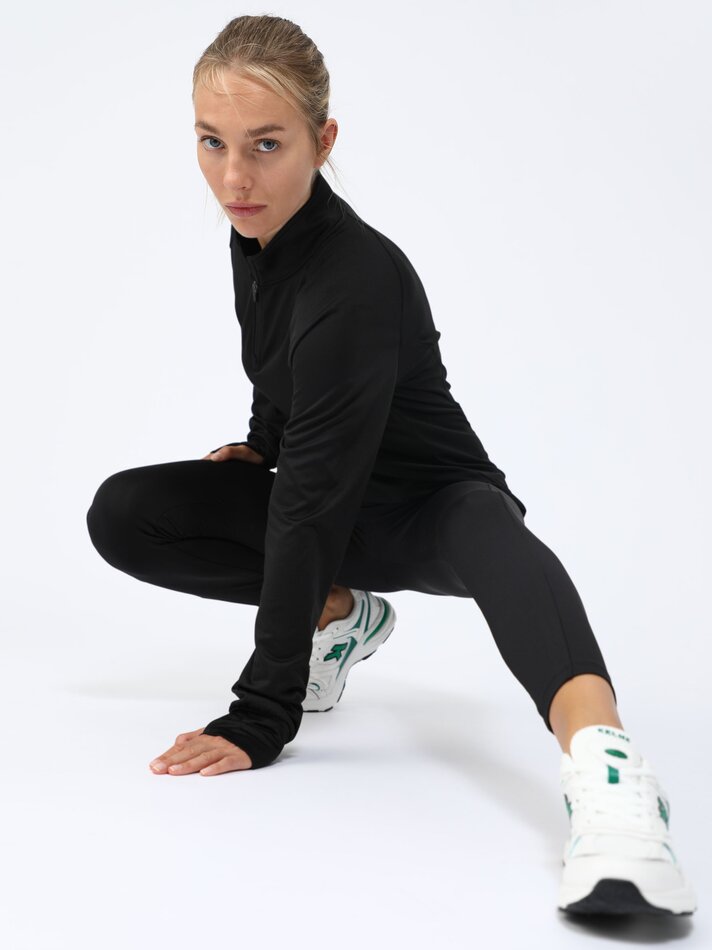 Camiseta esportiva de gola alta - Preta