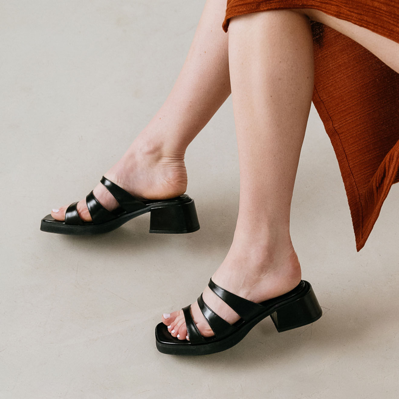 Jonak Mules en Cuir Amira noires - Talon 4 cm