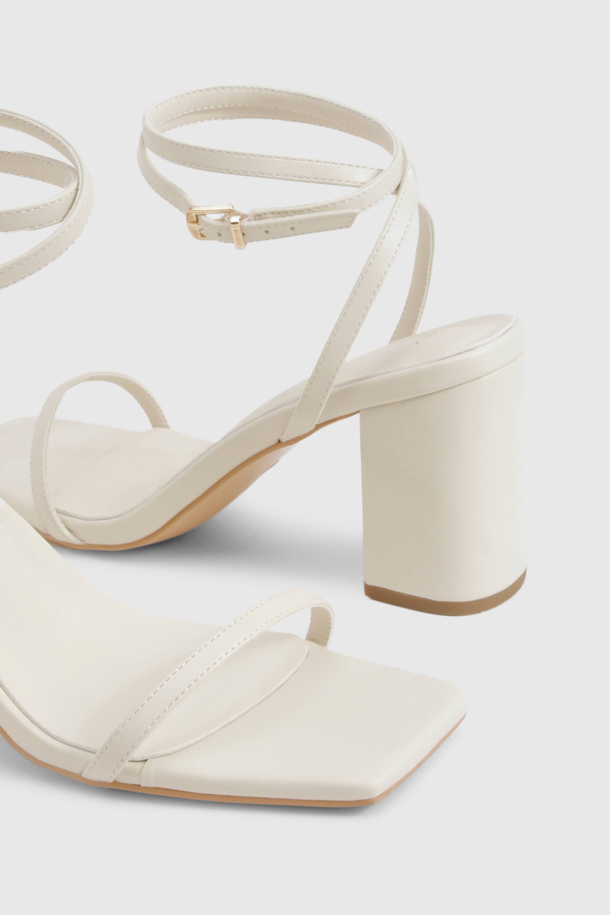 boohoo Talons blocs pour pieds larges – À peine perceptibles