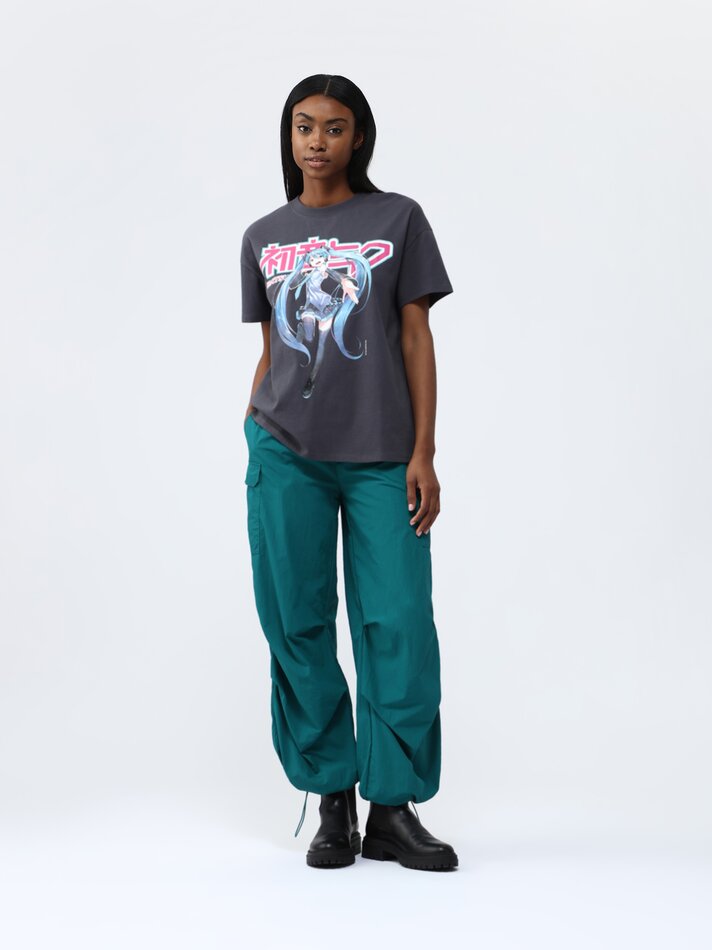 Camiseta Miku Hatsune Estampada - Cinza Médio