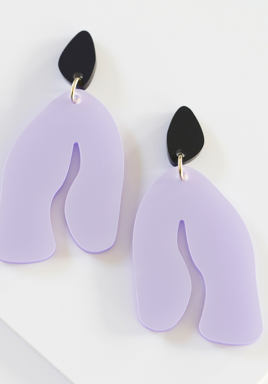 Vanto Ohrringe Kim Pearly Lavender and Frosted Black