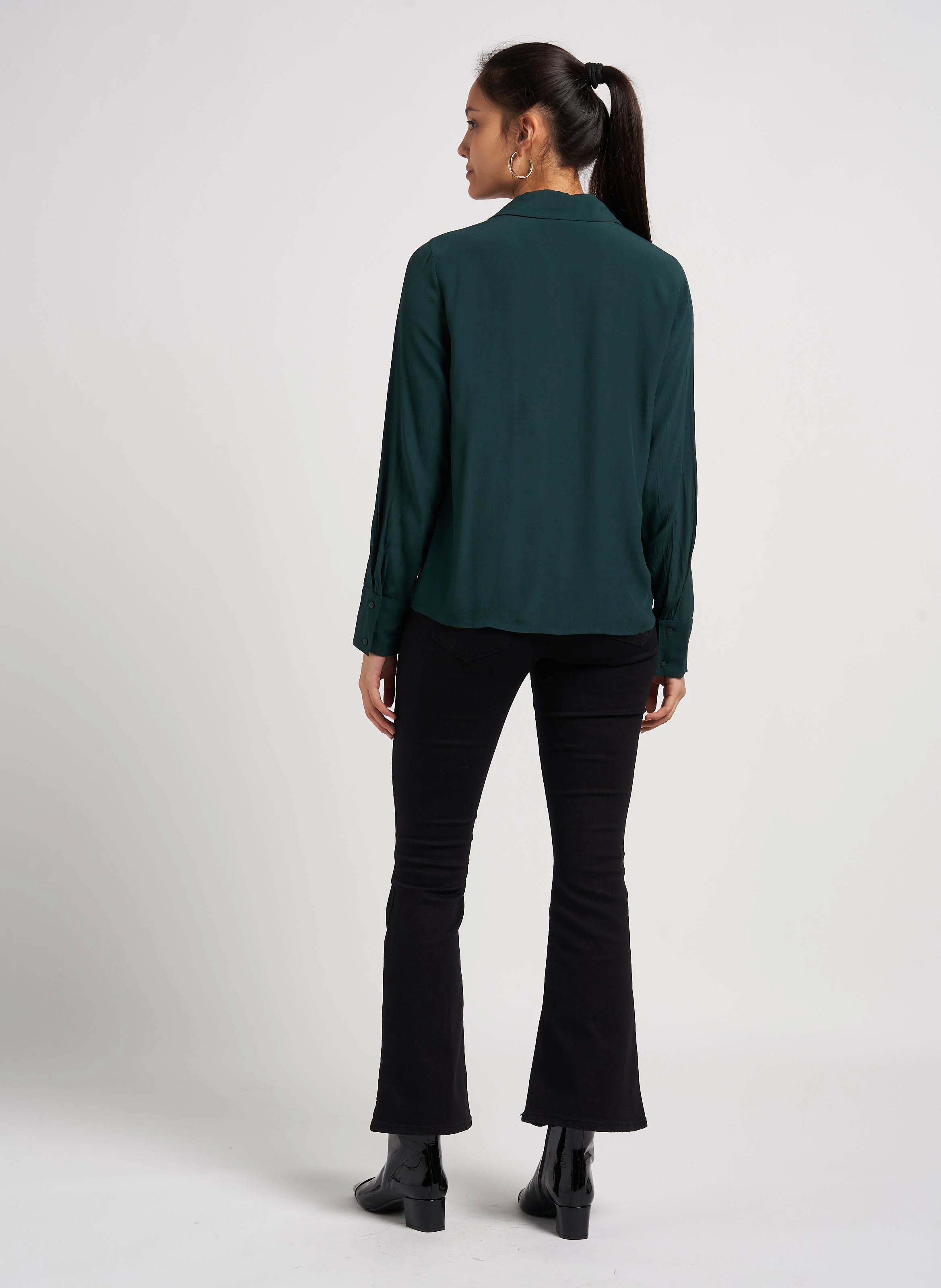 FINI - Chemise droite à encolure classique | Vert
