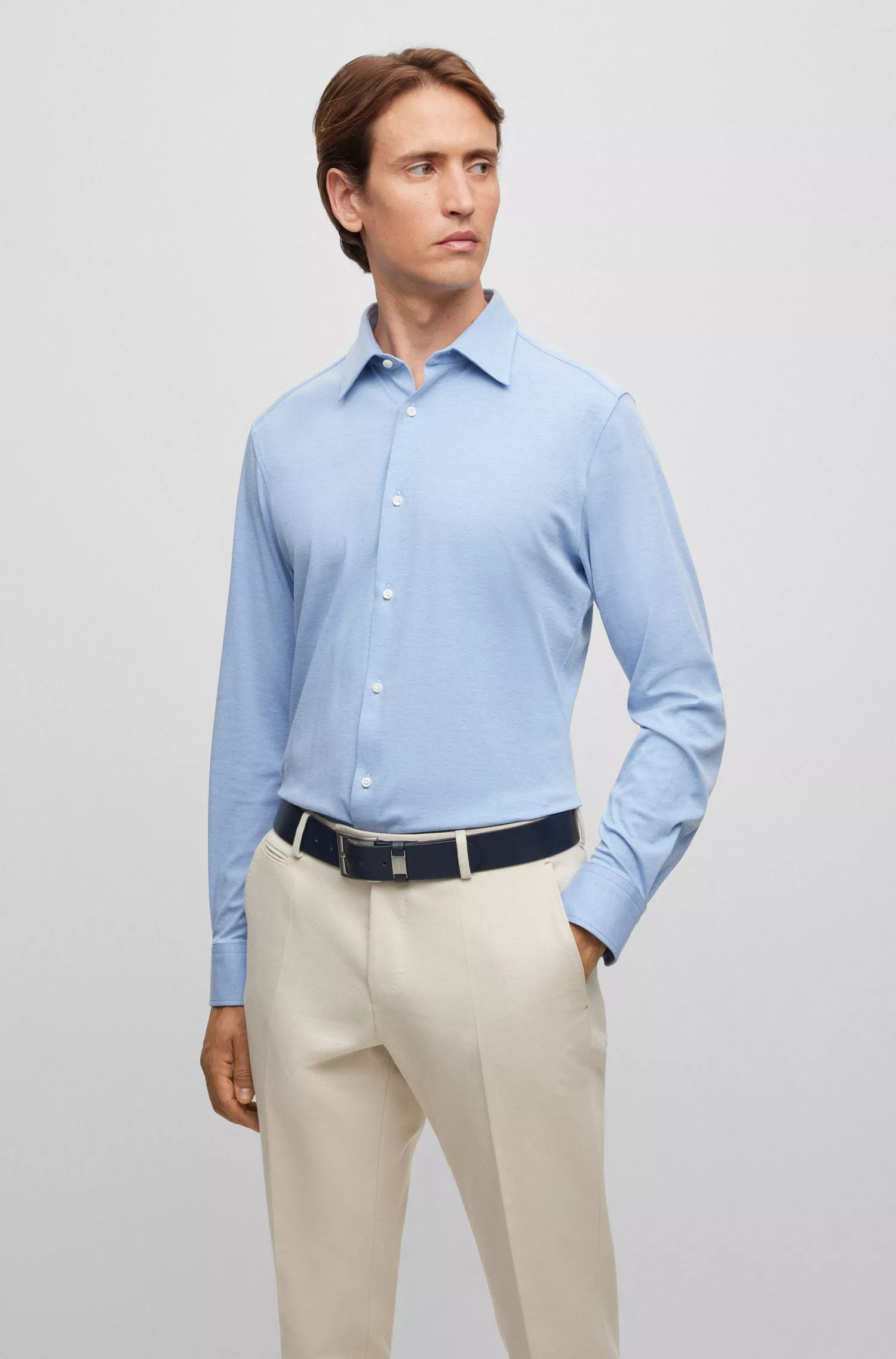 Camisa BOSS cor camelo, corte slim, em mistura de algodão.