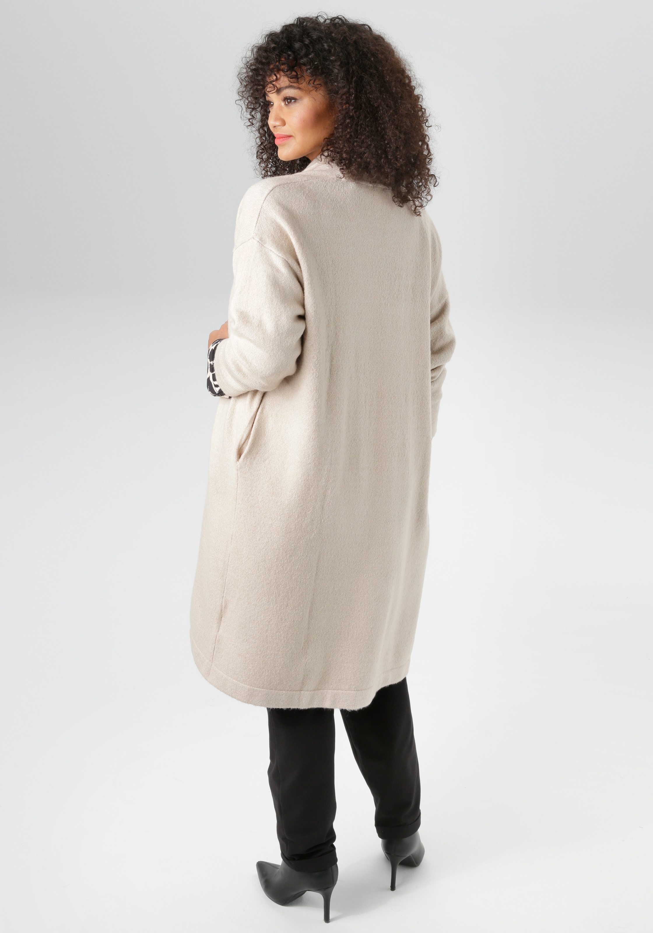 Aniston PLUS Strickjacke in kuscheliger Qualität