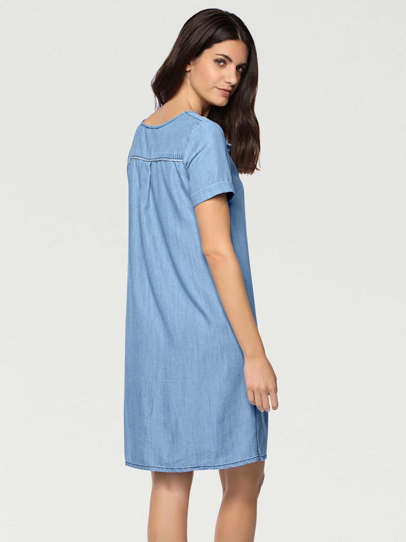 Robe en jean look décontracté tendance