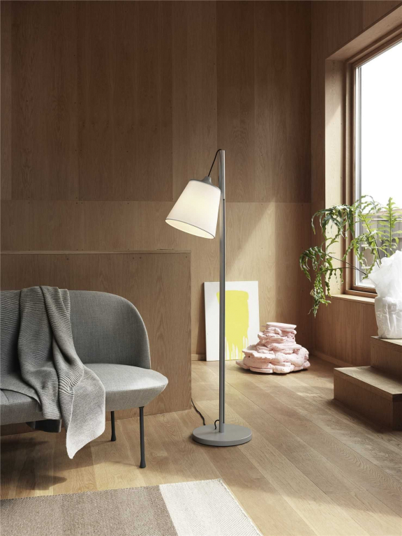 Muuto Pull vloerlamp eiken wit