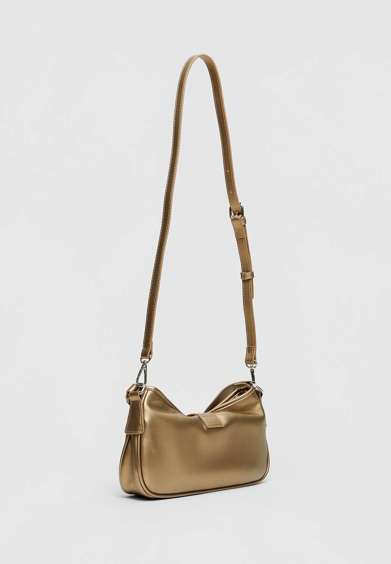 Bolsa com fivela dourada