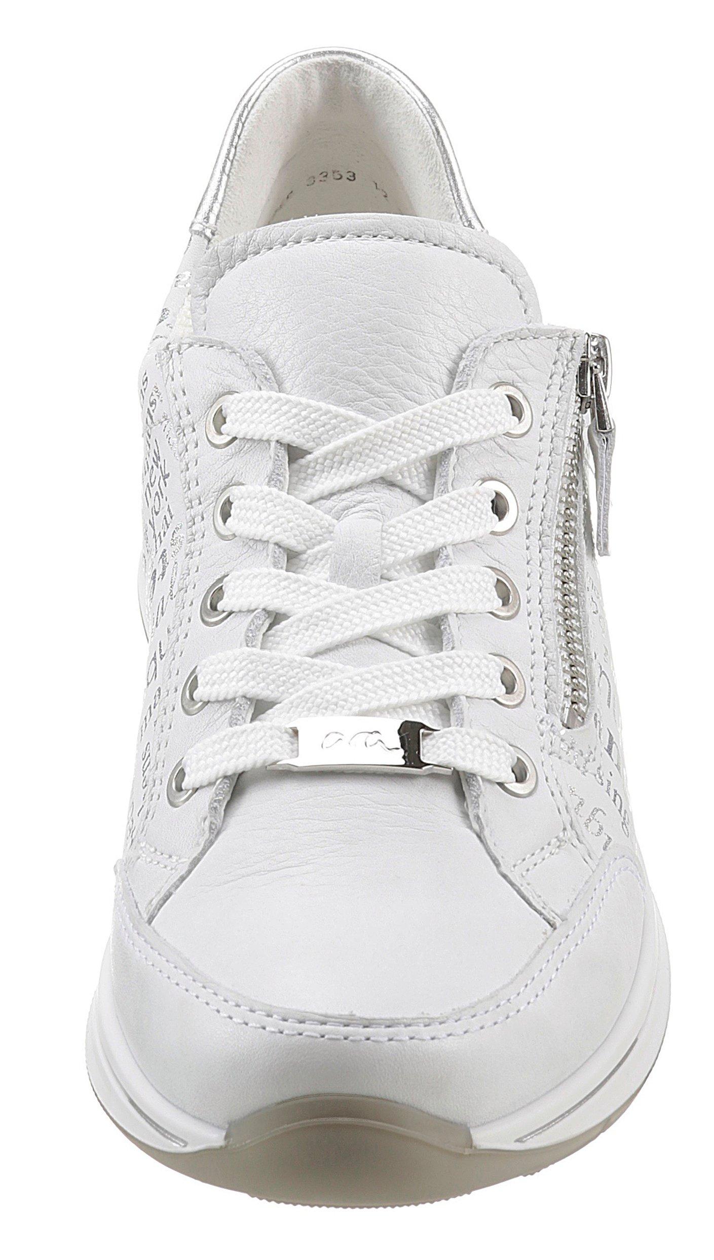 Sneaker