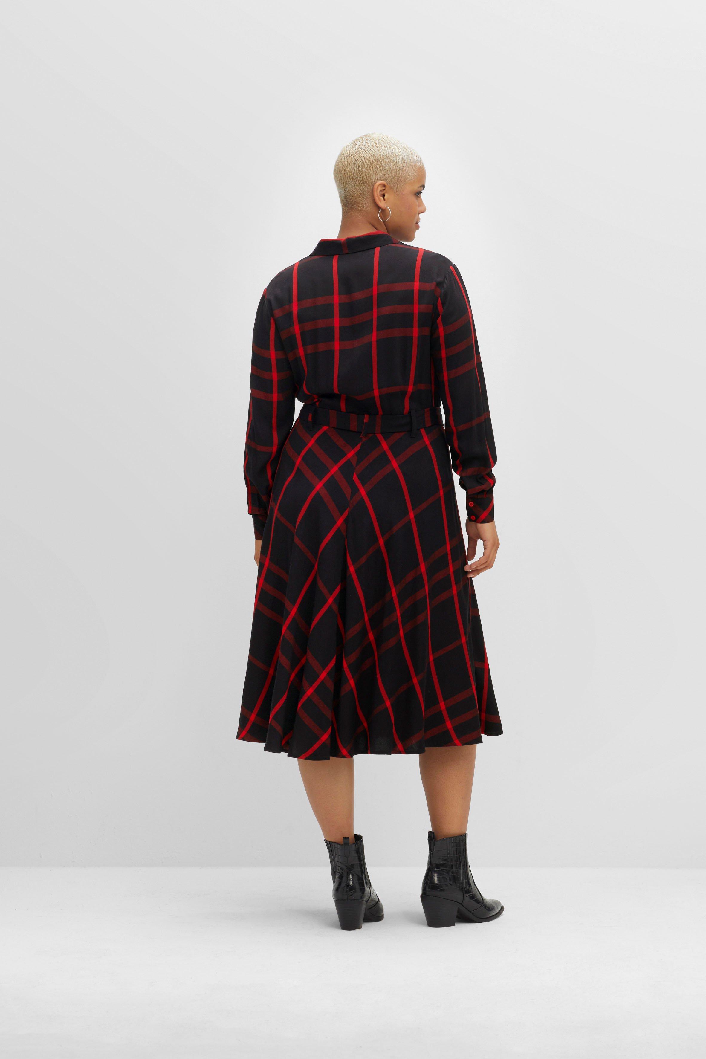 Kariertes Hemdblusenkleid mit weitem Rock