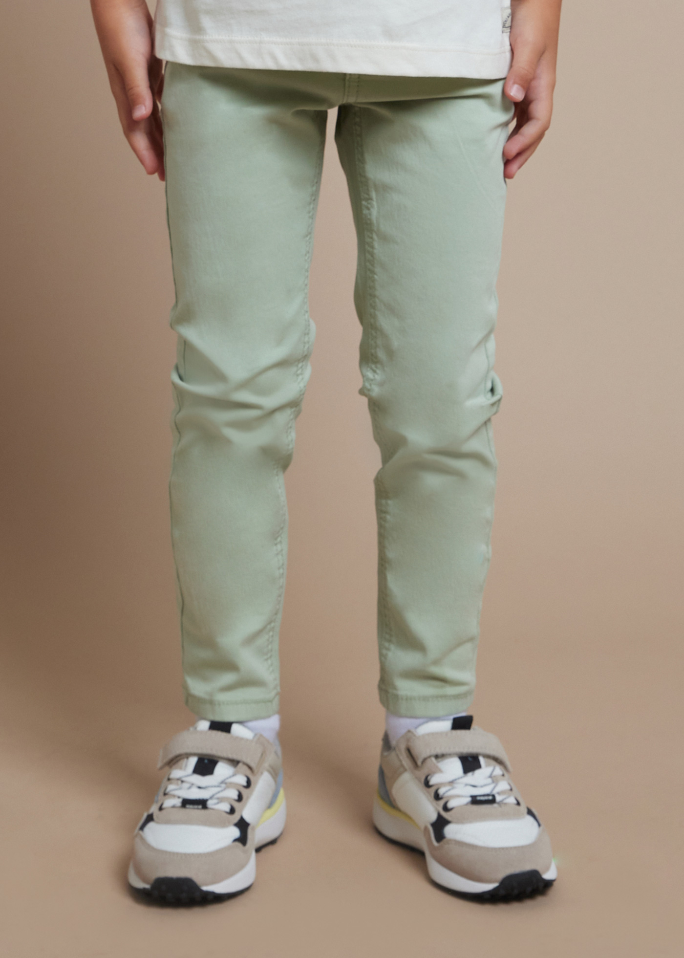 Calças slim fit Better Cotton para meninos