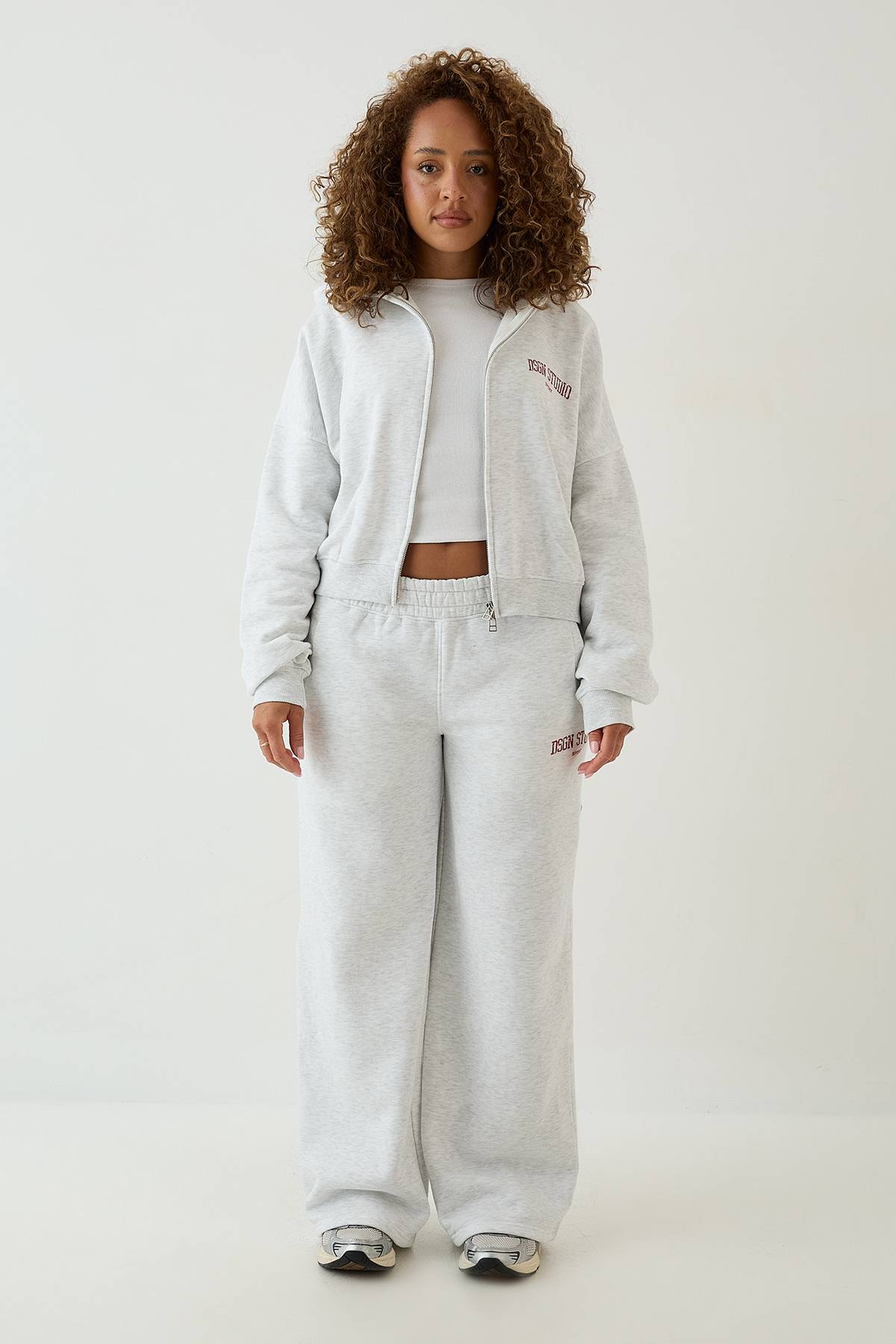 Sweat À Casynthétiqueche Boxy Zippé Imprimé Universitaire Dsgn Studio