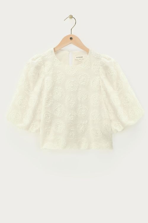 Witte kanten top met rozen en korte pofmouwen