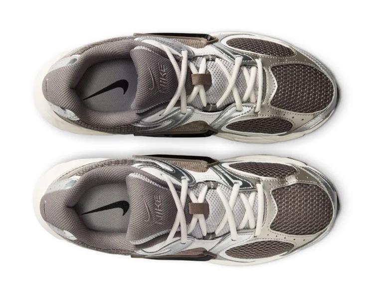 Nike V5 RNR Grijs