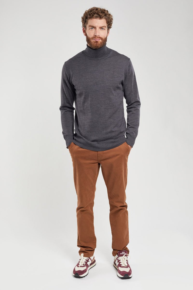 Pull col roulé 