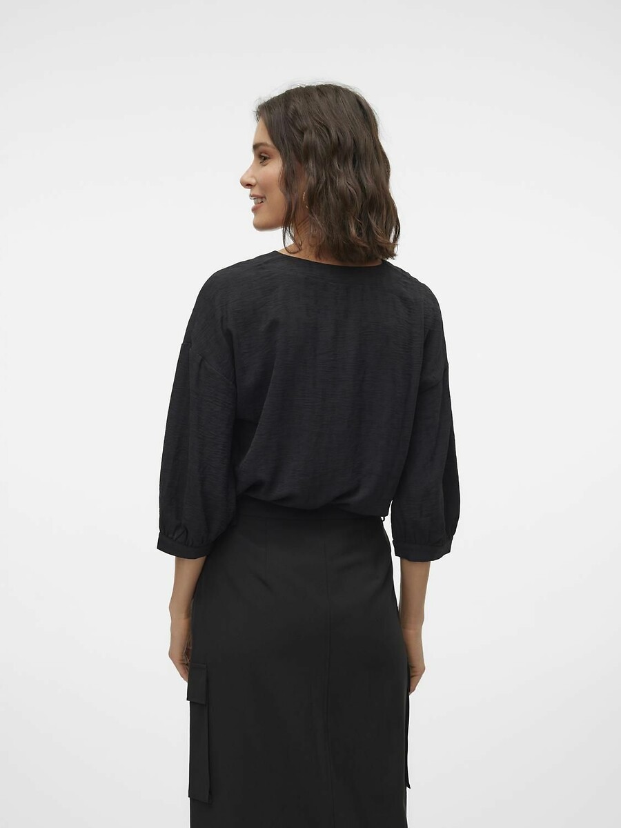VERO MODA<br>Blusa com mangas bufantes e decote em V