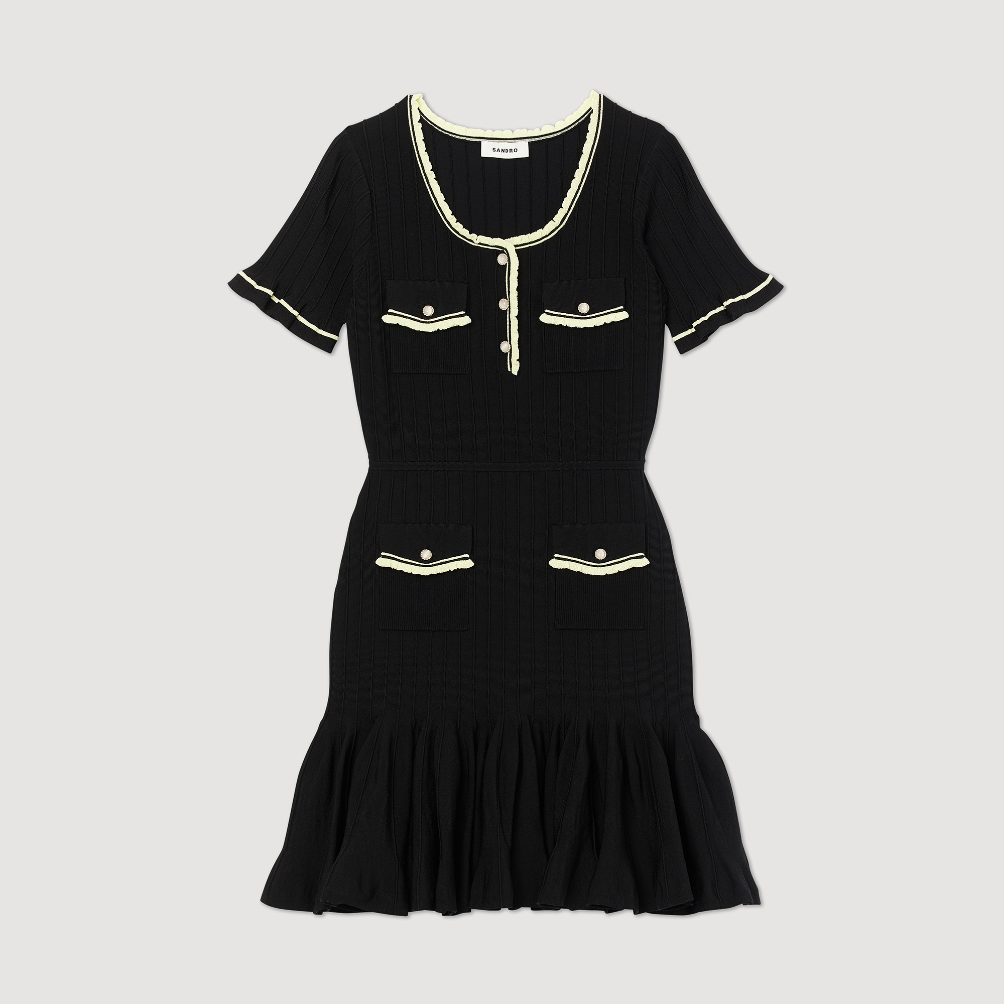 Robe courte á boutons