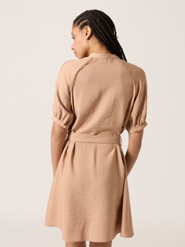 Robe chemise cintrée