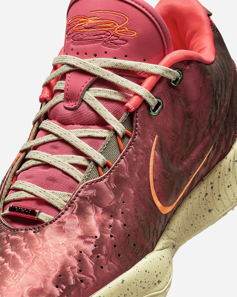 Chaussures de basket Nike LeBron XXI pour homme