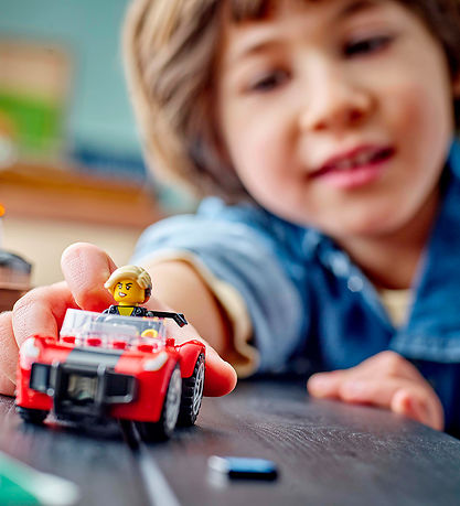 LEGO? City - Kranvogn Og Sportsvogns Reparation 60435 - 101 Dele
